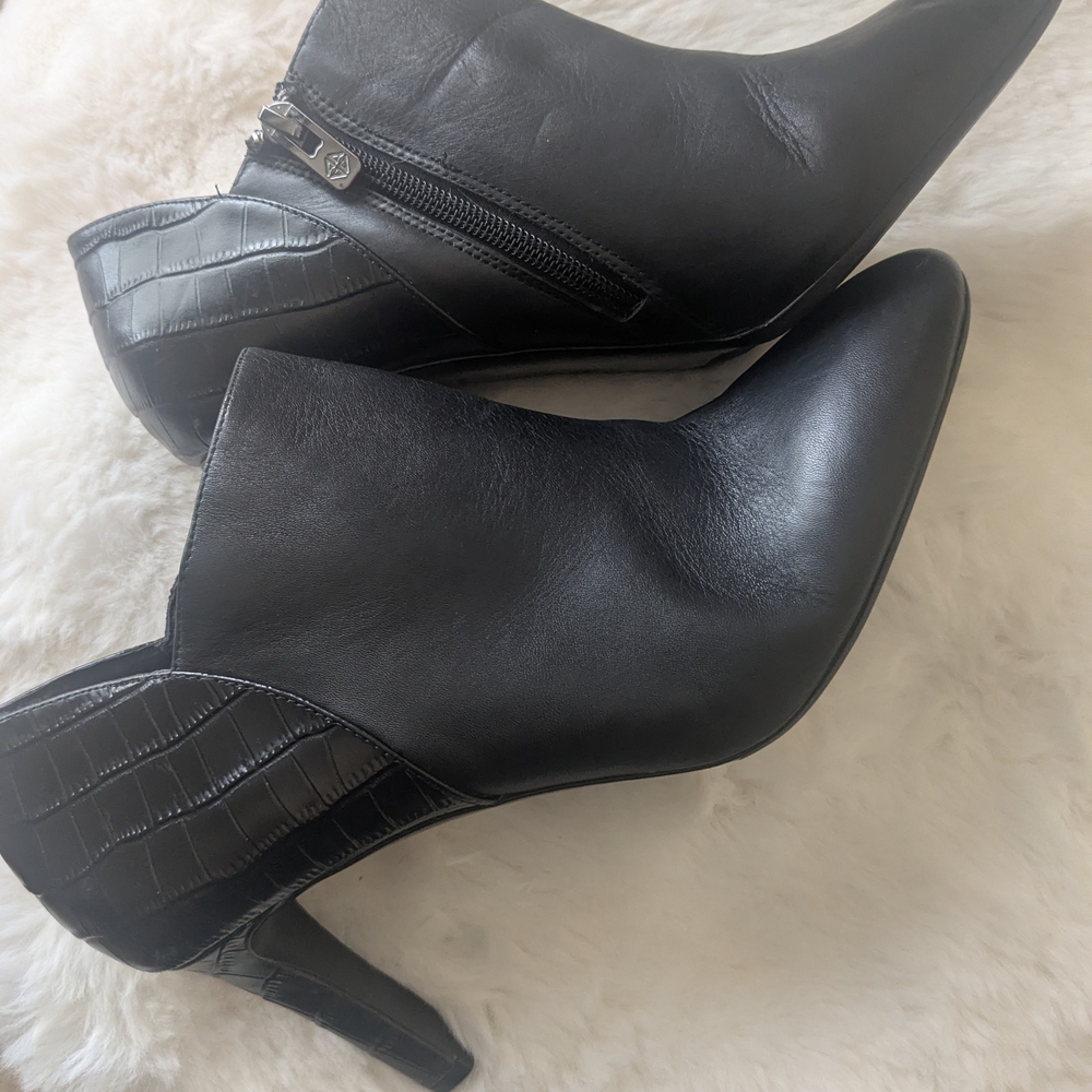 Antonio Melani Women’s Black Leather Croc Embossed Heeled Ankle Boots 9.5